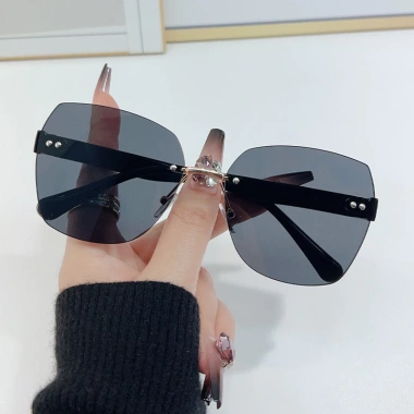 Kính râm nữ không vành UV400 Gradient Retro - Phong cách biển giá 49.680