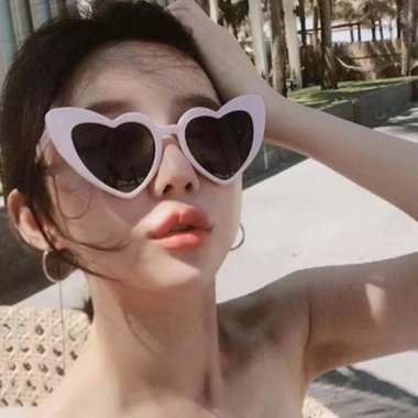 Kính Râm Thời Trang Nữ Nhiều Màu Siêu Xinh Giá 10k Giảm Giá - Đa Dạng Mẫu Mã Đi Biển