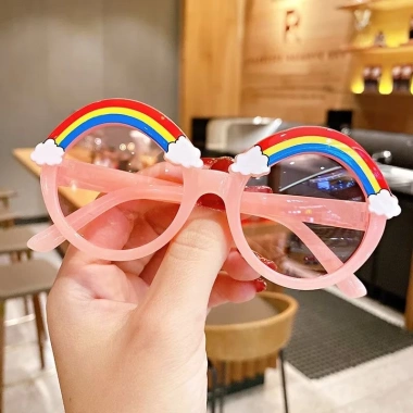Kính râm trẻ em thời trang hottrend, chống tia UV, giảm giá đặc biệt 19,000₫ 6 Kính râm trẻ em thời trang hottrend, chống tia UV, giảm giá đặc biệt 19,000₫ 6