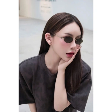 Kính thời trang oval không viền - Chụp áo dài Tết điệu đà, mặt vừa, 148.000 VND 7 Kính thời trang oval không viền - Chụp áo dài Tết điệu đà, mặt vừa, 148.000 VND 7