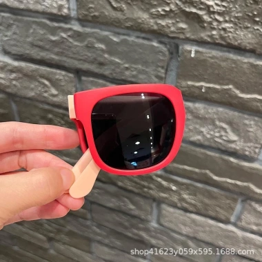 Kính Vuông Gấp Gọn cho Bé Trai & Bé Gái - Kính Râm UV 100%, Giá chỉ 26.000đ 7 Kính Vuông Gấp Gọn cho Bé Trai & Bé Gái - Kính Râm UV 100%, Giá chỉ 26.000đ 7