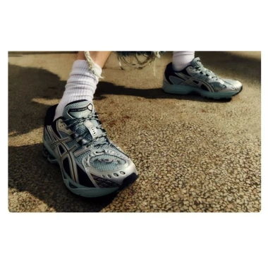 KITH x ASICS Gel-Lyte III - Giày thể thao retro nam nữ màu trắng be bạc, thoải mái cả ngày, giá 981.720 VND 9 KITH x ASICS Gel-Lyte III - Giày thể thao retro nam nữ màu trắng be bạc, thoải mái cả ngày, giá 981.720 VND 9