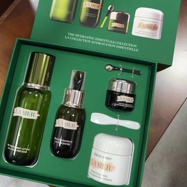 La Mer King Dưỡng Ẩm Món Hộp Quà 60 Tinh Chất Cô Đặc 50 Xanh Kem Mắt Nước – 642.921₫