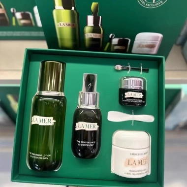 La Mer King Dưỡng Ẩm Món Hộp Quà 60 Tinh Chất Cô Đặc 50 Xanh Kem Mắt Nước – 642.921₫