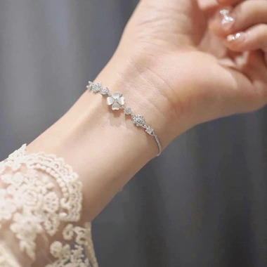 Lắc tay bạc nữ Laura Jewelry vòng cỏ bốn lá đá lấp lánh, dây rút 925 - 509.000 7