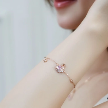 Lắc tay bạc nữ mạ vàng hồng 18K LAVESTA Fiona mặt thiên nga sang trọng 880k 2