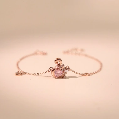 Lắc tay bạc nữ mạ vàng hồng 18K LAVESTA Fiona mặt thiên nga sang trọng 880k 3