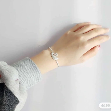 Lắc tay Swarovski Swan Bangle cao cấp – thiết kế thiên nga sang trọng, giảm còn 424.000₫ 6