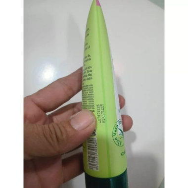 Lana Kem Dưỡng Da Tay Aloe Vera 80g - Dưỡng ẩm, Bảo Vệ, Mềm Mại Da, Giá 63.000 VND 3 Lana Kem Dưỡng Da Tay Aloe Vera 80g - Dưỡng ẩm, Bảo Vệ, Mềm Mại Da, Giá 63.000 VND 3