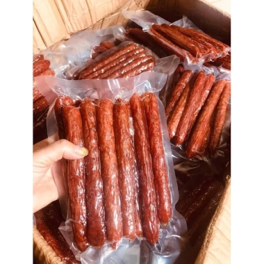 Lạp xưởng dài Bến Tre 1KG nhiều thịt - Đặc sản miền Tây ngon, giá 148k Thien Tú