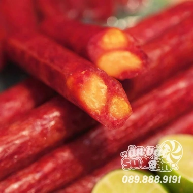 Lạp xưởng tôm trứng muối và tôm khô Ăn Vặt Su Xoắn giá 100.000đ, thơm ngon, giòn tan