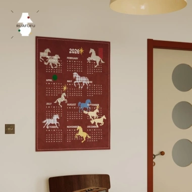 Lịch 2.026 Vải Treo Đa Năng Không Đục Lỗ - Trang Trí Tường Phòng Khách, Phòng Ăn, Giá 142k 3 Lịch 2.026 Vải Treo Đa Năng Không Đục Lỗ - Trang Trí Tường Phòng Khách, Phòng Ăn, Giá 142k 3