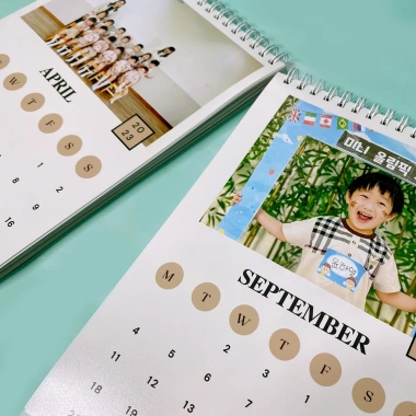 Lịch ảnh để bàn in thiết kế tùy chỉnh - Quà tặng yêu thương, trang trí bàn làm việc, giá ưu đãi 174.840 VND 4 Lịch ảnh để bàn in thiết kế tùy chỉnh - Quà tặng yêu thương, trang trí bàn làm việc, giá ưu đãi 174.840 VND 4