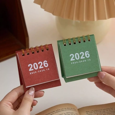 Lịch để bàn mini GOJO 2.026 Năm Ngựa, quà tặng trẻ em, cuộn dây ràng buộc, giá chỉ 41.580đ