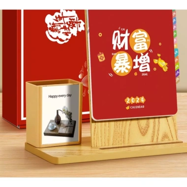 Lịch gỗ để bàn 2.024 cao cấp kèm ống bút Giá chỉ 168.000đ giảm 20%