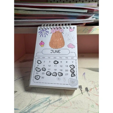 Lịch Tết 2.026 Tô Màu Để Bàn Size A6 Giấy Bìa Cứng - Giá Ưu Đãi 33.250đ