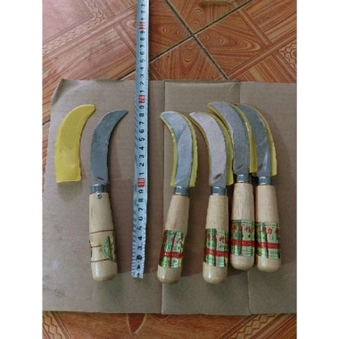 Liềm ra nải chuối sắc bén Trung Quốc - Cắt nhanh, an toàn, giá ưu đãi 20k