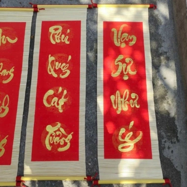 Liễn Câu Đối Mành Tre Thư Pháp 1m - Trang Trí Tết Năm Mới May Mắn, Giá ưu đãi 250.000 - Xưởng Sáo Hoàng Lâm 7 Liễn Câu Đối Mành Tre Thư Pháp 1m - Trang Trí Tết Năm Mới May Mắn, Giá ưu đãi 250.000 - Xưởng Sáo Hoàng Lâm 7