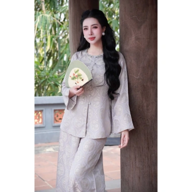 Linh Đan Bộ pháp Phục - Bộ quần áo đi chùa lụa tằm xếp ly tay cúc chéo cổ cao cấp, chỉ 430.000₫ 3 Linh Đan Bộ pháp Phục - Bộ quần áo đi chùa lụa tằm xếp ly tay cúc chéo cổ cao cấp, chỉ 430.000₫ 3