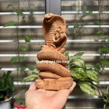 Linh vật tuổi Tỵ - Tượng rắn gỗ ngọc am thơm 20cm, giá ưu đãi 419.000đ