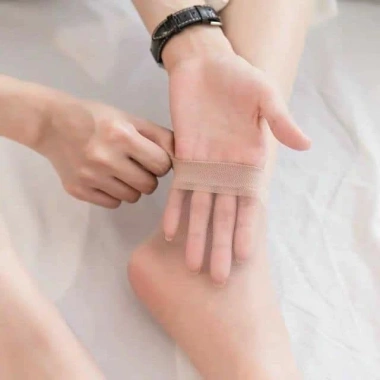 Lố 10 đôi Tất nữ đen cổ ngắn, mỏng mềm dai, giấy Hàn Quốc - Giá chỉ 29.000₫