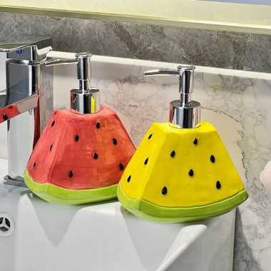 Lọ Đựng Nước Rửa Tay Dưa Hấu - Thiết Kế Độc Đáo, Giá Ưu Đãi 175k 4 Lọ Đựng Nước Rửa Tay Dưa Hấu - Thiết Kế Độc Đáo, Giá Ưu Đãi 175k 4