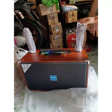 Loa Bluetooth AzPro SG10Plus HN10 2 Bass 2 Treble 10 núm âm Reverb 2 mic nâng cấp bo mạch - 2.250.000₫ 9 Loa Bluetooth AzPro SG10Plus HN10 2 Bass 2 Treble 10 núm âm Reverb 2 mic nâng cấp bo mạch - 2.250.000₫ 9