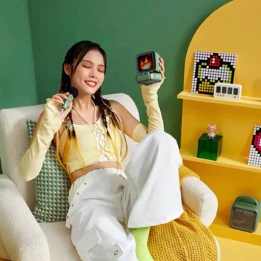 Loa Bluetooth Divoom MIC Ditoo-5M 15W - Karaoke, Màn Hình Bàn Phím, Giá 650k giảm ngay 5