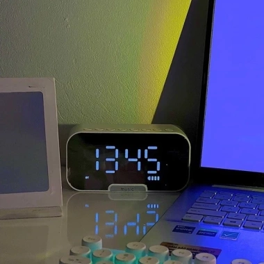 Loa Bluetooth Mini Q5 kèm đồng hồ – Bass mạnh, màn hình LED số, giảm còn 150.000đ 2