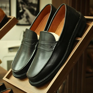 Loafer Penny Da Bê Đen Phylon - Thương hiệu Steeler, giảm giá 1.4tr, giá gốc 1.736tr