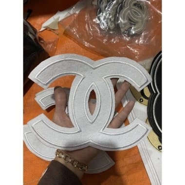Logo thêu chữ X to - Thêu tay tinh xảo, chất liệu bền, giảm còn 19.000đ