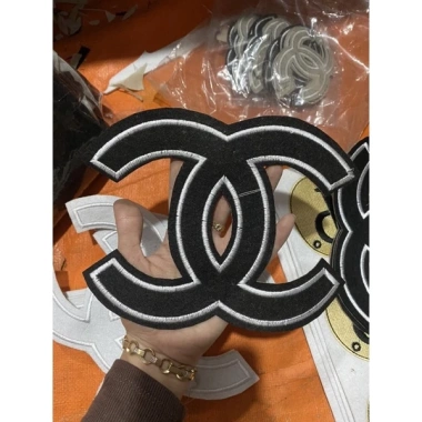 Logo thêu chữ X to - Thêu tay tinh xảo, chất liệu bền, giảm còn 19.000đ