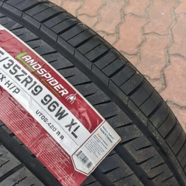 Lốp LANDSPIDER 255/35R19 cho Audi A5 2 cửa - Chính hãng, siêu êm, giảm giá tới 20% - 3.130.000₫ 3 Lốp LANDSPIDER 255/35R19 cho Audi A5 2 cửa - Chính hãng, siêu êm, giảm giá tới 20% - 3.130.000₫ 3