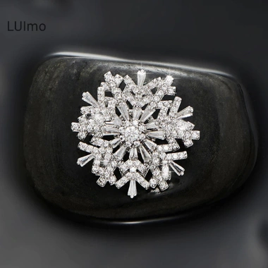 Luimo Chân Ch Xoay Pha Lê Bông Tuyết Thổ Cẩm – Giá 116.710 VND