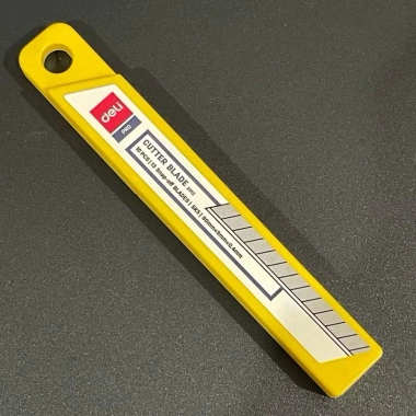 Lưỡi dao UNC Loại 1 18mm lớn - 9mm nhỏ, siêu sắc, giảm giá tới 25.000 VND 7 Lưỡi dao UNC Loại 1 18mm lớn - 9mm nhỏ, siêu sắc, giảm giá tới 25.000 VND 7