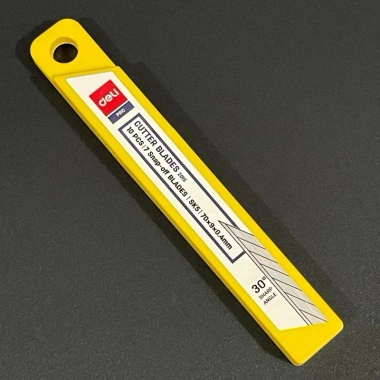Lưỡi dao UNC Loại 1 18mm lớn - 9mm nhỏ, siêu sắc, giảm giá tới 25.000 VND