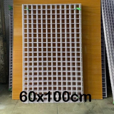 Lưới treo đồ 100x100cm Móc treo phụ kiện bán hàng, trang trí, tiện ích, giá 33.000 VND 3 Lưới treo đồ 100x100cm Móc treo phụ kiện bán hàng, trang trí, tiện ích, giá 33.000 VND 3