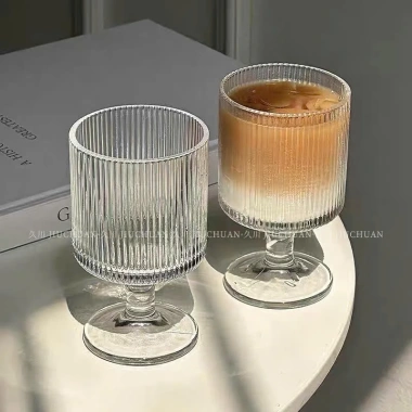 Ly Thuỷ Tinh Hoạ Tiết Sọc 250ml Có Chân - Kem, Sinh Tố, Nước Ép, Cocktail, Cà Phê 36.000đ