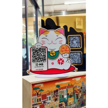 Mã QR Code Mèo Thần Tài Để Bàn - Phong Thủy May Mắn, Giá Ưu Đãi 30.000 VND