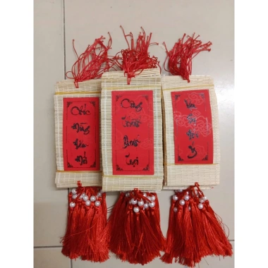 Mành tre thư pháp, câu đối đỏ treo cành đào, cành mai, trang trí Tết 2.026 10.900₫