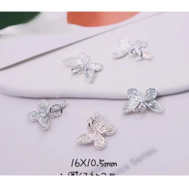 Mặt dây chuyền 18K tự làm - Hình bướm, lá phong, ngôi sao - Giá chỉ 24.982 VND, giảm 5.000 VND 12 Mặt dây chuyền 18K tự làm - Hình bướm, lá phong, ngôi sao - Giá chỉ 24.982 VND, giảm 5.000 VND 12