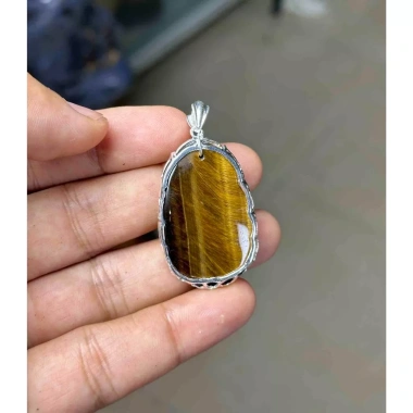 Mặt Dây Chuyền A Di Đà Đá Thạch Anh Mắt Hổ Vàng Bọc Bạc Size Vừa Giá ưu đãi 850k 4