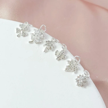 Mặt dây chuyền bốn lá may mắn - cây cỏ, xương rồng, lá phong - phong cách tinh tế, giá 29.399 VNĐ 2 Mặt dây chuyền bốn lá may mắn - cây cỏ, xương rồng, lá phong - phong cách tinh tế, giá 29.399 VNĐ 2