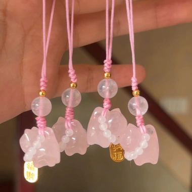 Mặt dây chuyền điện thoại hình mèo pha lê hồng tự nhiên - Móc khóa nữ độc đáo, may mắn, sáng tạo - 84.800 VND