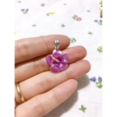 Mặt dây chuyền hoa sang trọng, thiết kế tinh tế, giá chỉ 29.000 đồng - ưu đãi đặc biệt 15