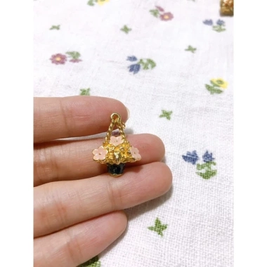 Mặt dây chuyền hoa sang trọng, thiết kế tinh tế, giá chỉ 29.000 đồng - ưu đãi đặc biệt 17