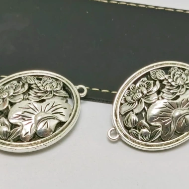 Mặt dây chuyền hợp kim rỗng Lotus tự làm - Thiết kế tinh tế, giá ưu đãi 51,005₫ 4 Mặt dây chuyền hợp kim rỗng Lotus tự làm - Thiết kế tinh tế, giá ưu đãi 51,005₫ 4