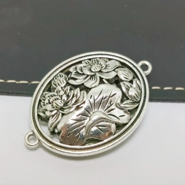 Mặt dây chuyền hợp kim rỗng Lotus tự làm - Thiết kế tinh tế, giá ưu đãi 51,005₫ 6 Mặt dây chuyền hợp kim rỗng Lotus tự làm - Thiết kế tinh tế, giá ưu đãi 51,005₫ 6