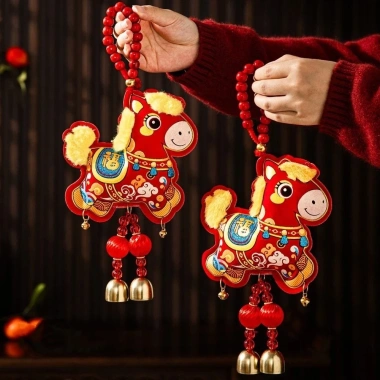 Mặt dây chuyền HOUCHU treo năm mới Handmade gỗ, chuông Phim hoạt hình Năm Ngựa, may mắn - chỉ 97.598₫ 6