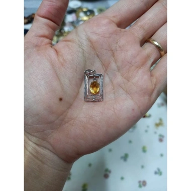 Mặt dây chuyền màu vàng sang trọng - Giá ưu đãi 35.000₫ giảm so với 44.450₫ 2
